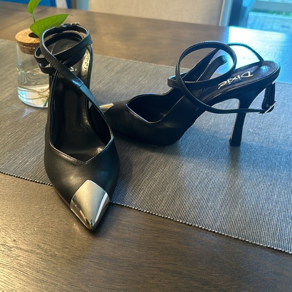 Cute toe capped strappy heels - Picture 2 of 5